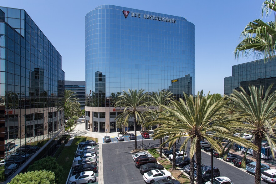 7777 Center Ave, Huntington Beach, CA for lease - Building Photo - Image 3 of 18