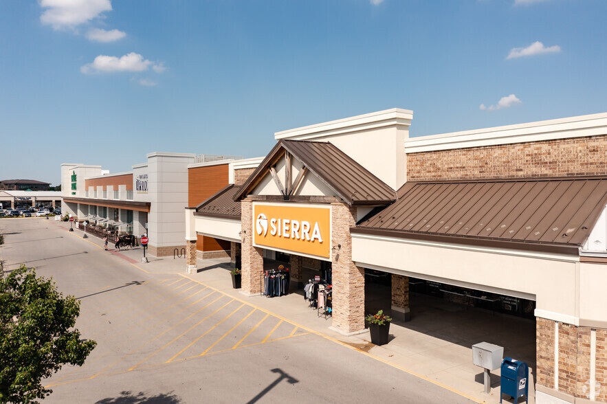 91-109 Danada Sq E, Wheaton, IL for lease - Building Photo - Image 1 of 6