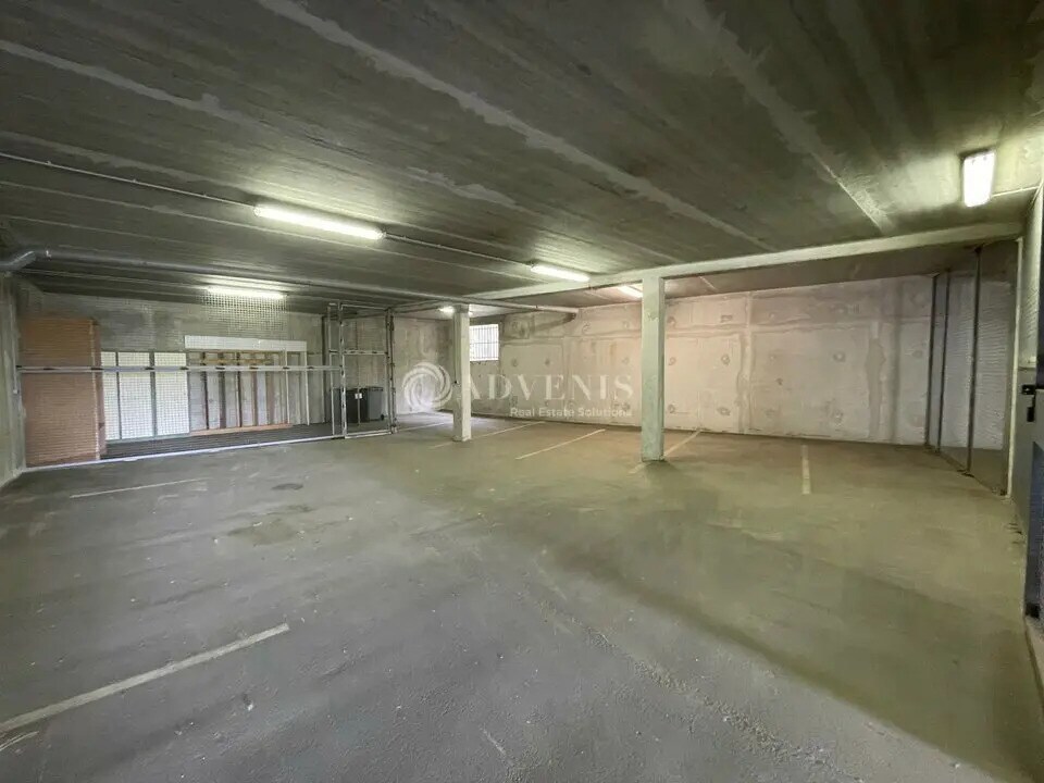 Office in Fleury-les-Aubrais for lease Building Photo- Image 1 of 10