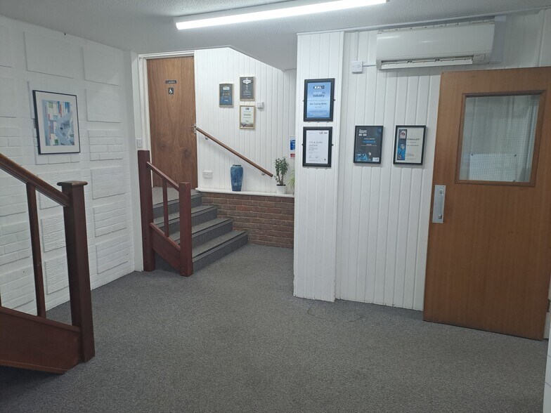 Sopers Rd, Cuffley for lease - Interior Photo - Image 3 of 13