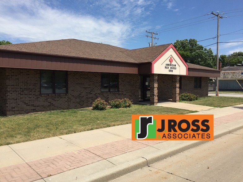 1302 E Wisconsin Ave, Appleton, WI for sale - Building Photo - Image 1 of 1