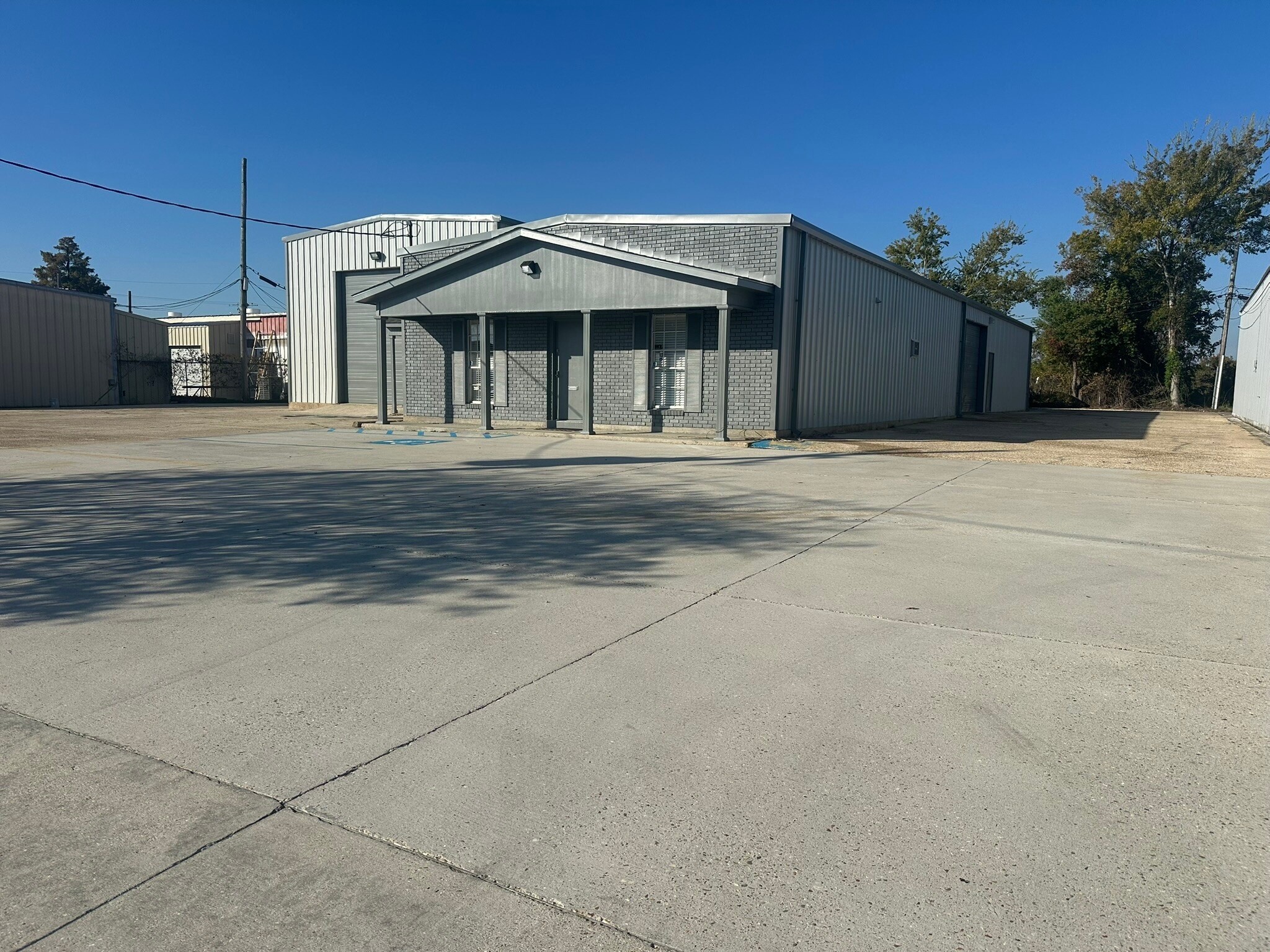 2829 Needham Dr, Baton Rouge, LA for lease Building Photo- Image 1 of 22
