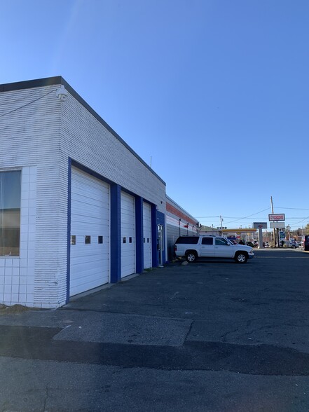 1384 Hartford Ave, Johnston, RI for lease - Building Photo - Image 3 of 6