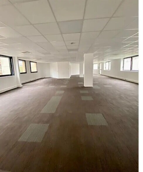 Office in Boulogne-Billancourt for lease - Building Photo - Image 3 of 8