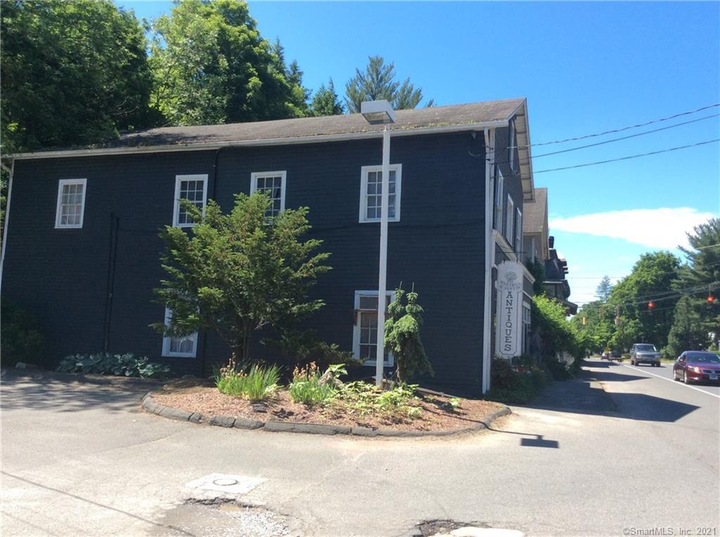 12 Main St N, Woodbury, CT 06798