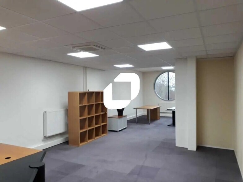 Office in Villiers-sur-Marne for lease - Interior Photo - Image 3 of 4