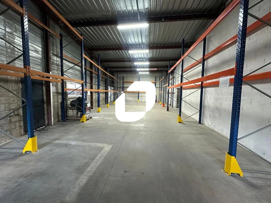 Office in Chelles for lease Interior Photo- Image 1 of 8