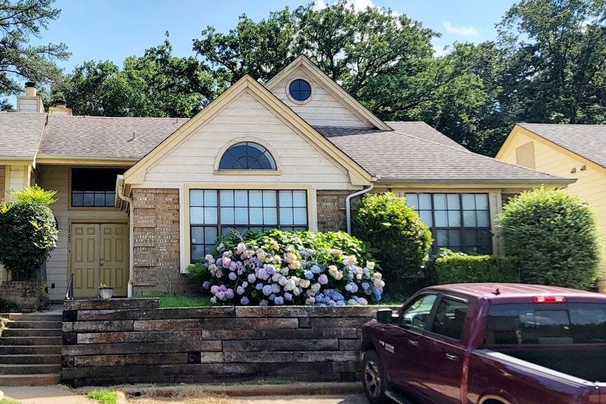 2424 Rodge Dr, Tyler, TX for sale - Building Photo - Image 3 of 22