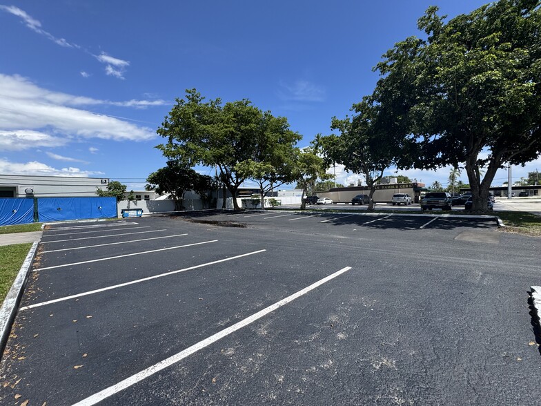 41 6th ct, Pompano Beach, FL for lease - Primary Photo - Image 1 of 3