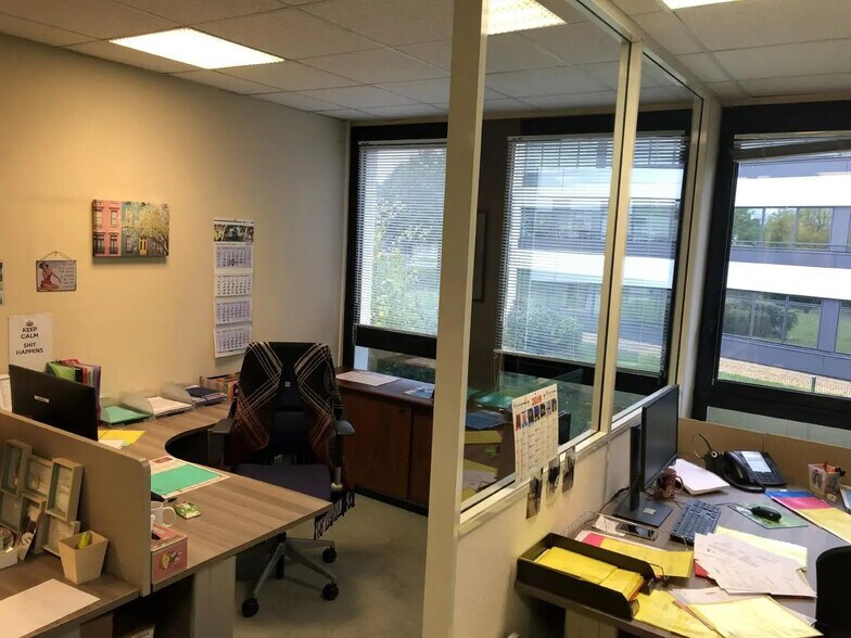 Office in Tours for lease - Interior Photo - Image 3 of 4