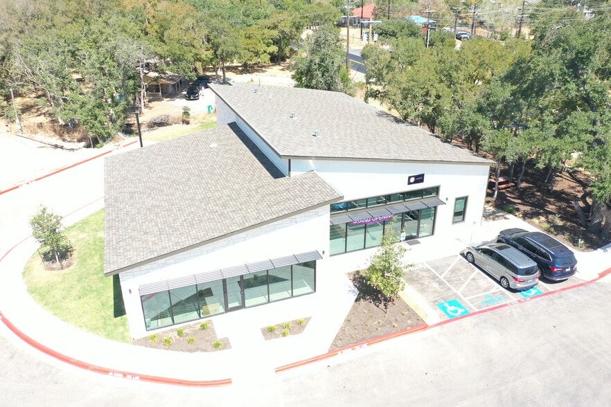 1721-1745 Sam Bass Road, Round Rock, TX for lease - Building Photo - Image 2 of 6