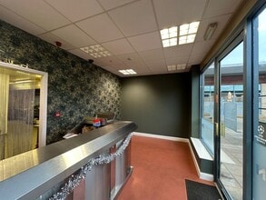 Berry Hl, Mansfield for lease Interior Photo- Image 1 of 4