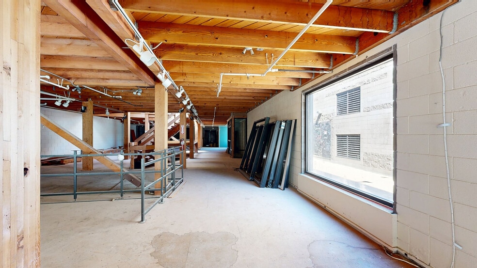 Broadway Mixed-Use Park portfolio of 2 properties for sale on LoopNet.com - Matterport 3D Scan - Image 2 of 39