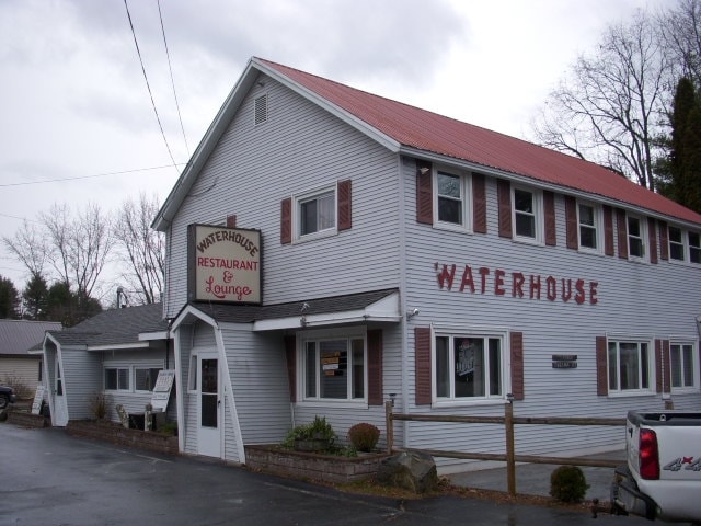 85 Lake Ave, Lake Luzerne, NY for sale - Primary Photo - Image 1 of 1