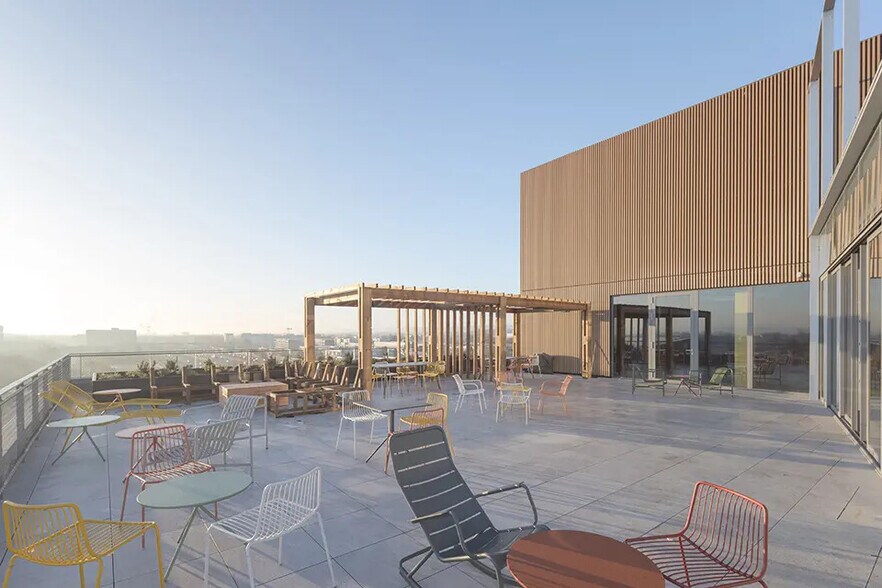 33 Piste Des Géants, Toulouse for lease - Building Photo - Image 3 of 14