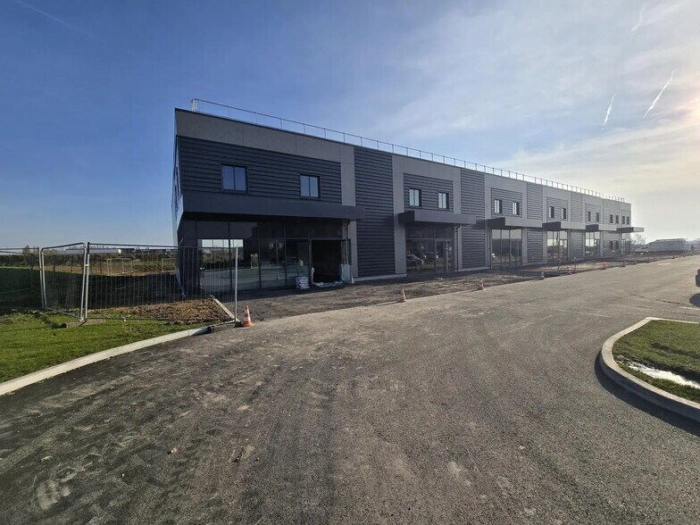 Flex in Sainte-Catherine for lease - Building Photo - Image 3 of 5