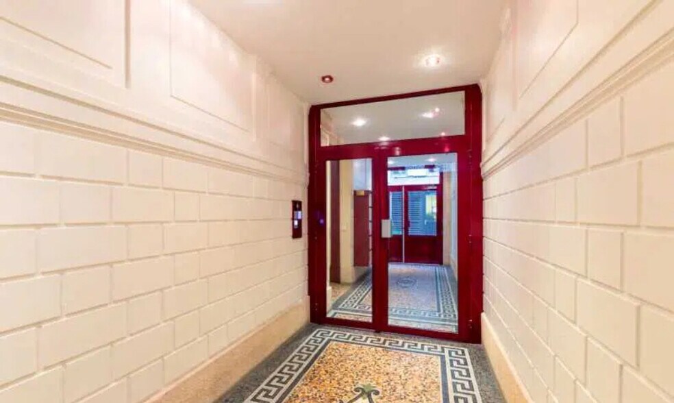 11 Rue Notre-Dame De Nazareth, Paris for lease - Building Photo - Image 3 of 4