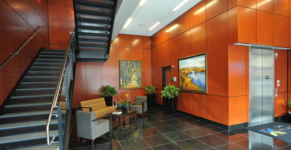 1608 Village Market Blvd SE, Leesburg, VA for lease - Lobby - Image 2 of 10