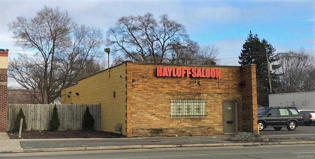 8070 Greenfield Rd, Detroit, MI 48228