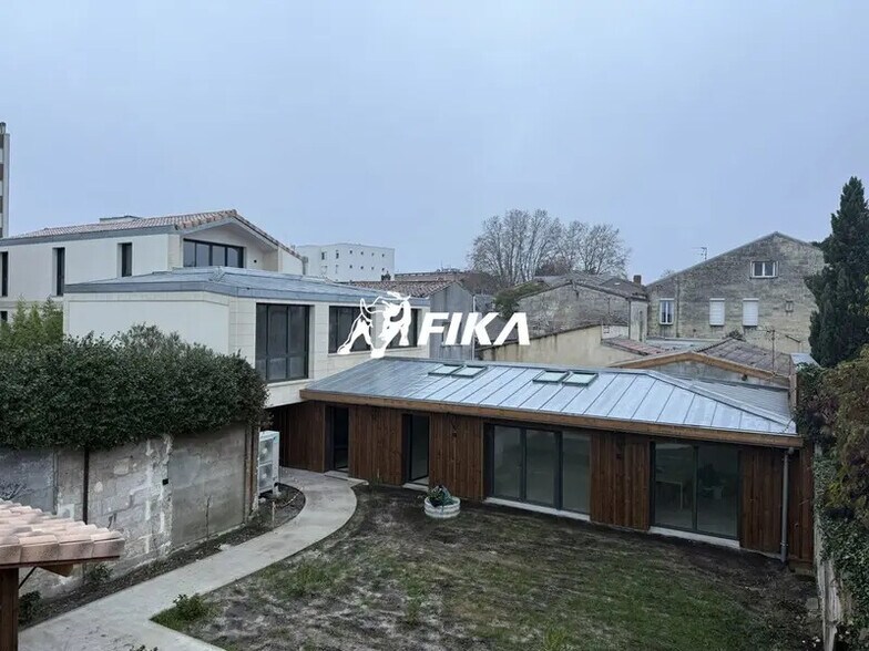 Retail in Bordeaux for lease - Building Photo - Image 3 of 12