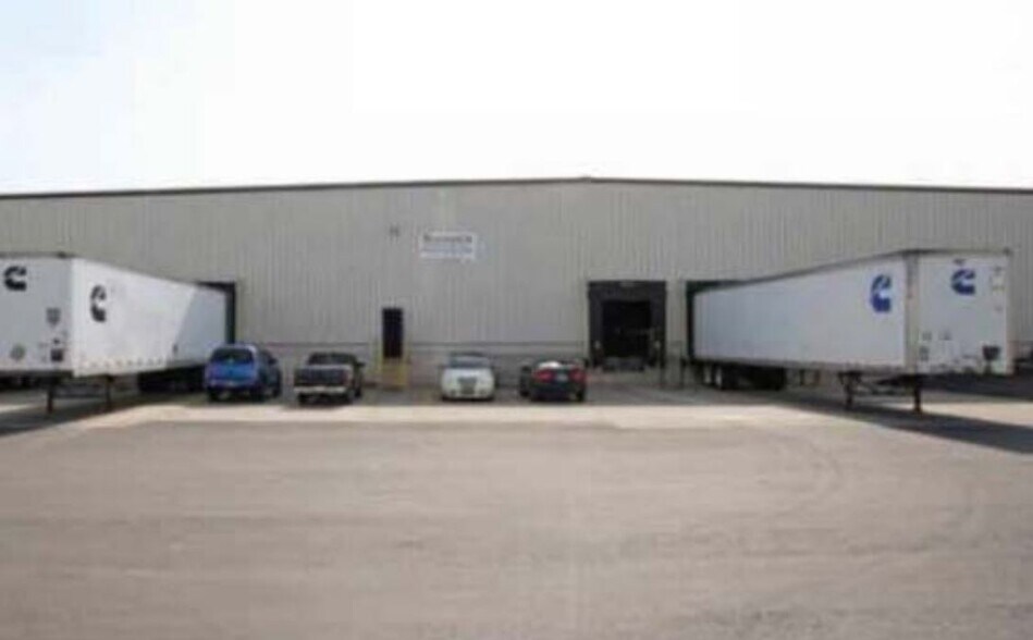 845 A Ave E, Seymour, IN for sale - Primary Photo - Image 1 of 1