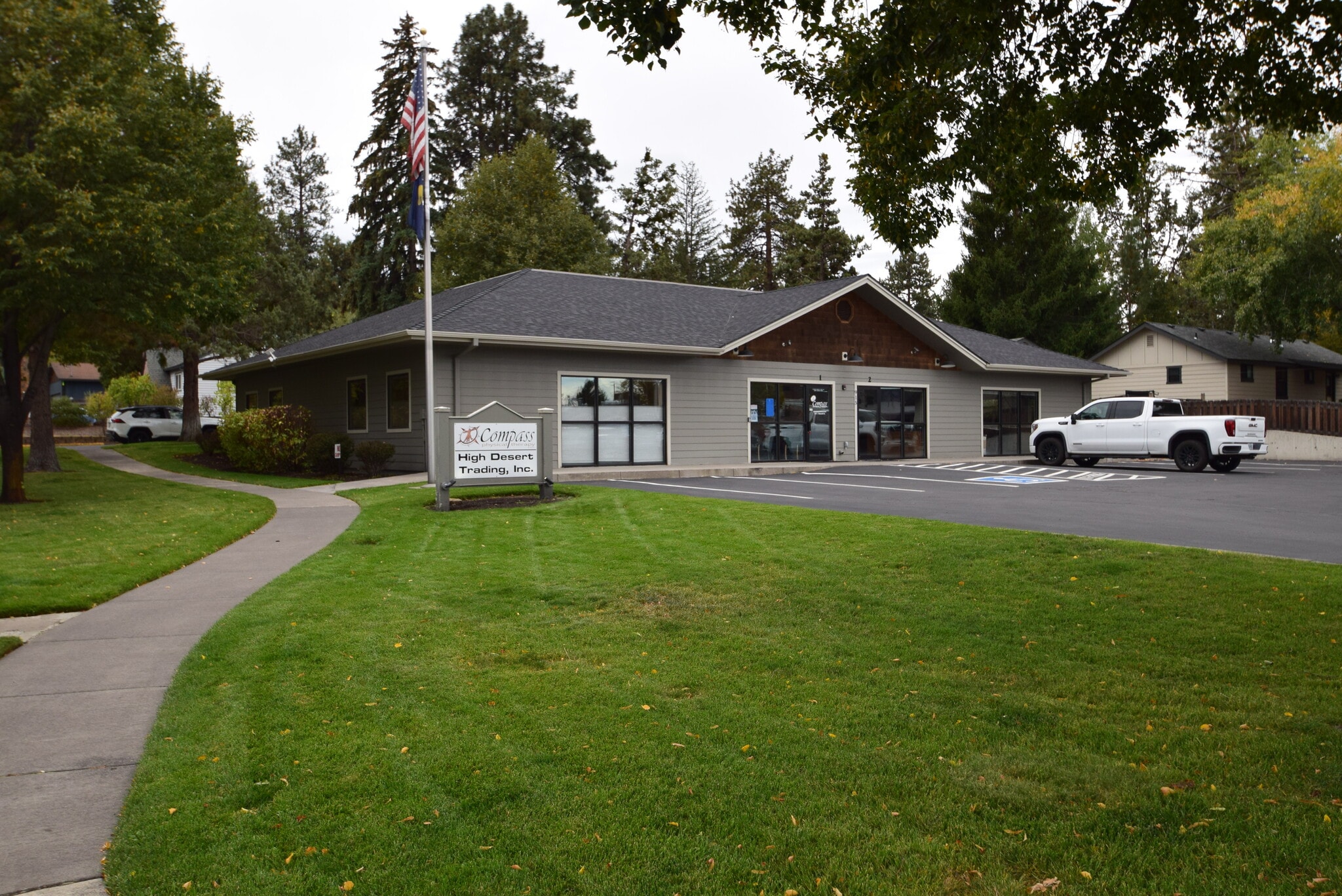915 NE 7th St, Bend, OR for lease Interior Photo- Image 1 of 10