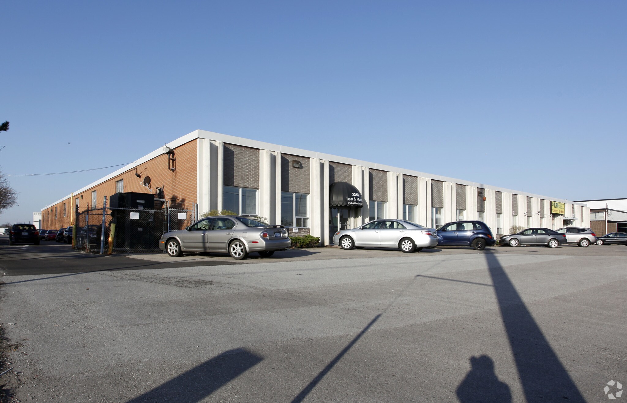 2350 Cawthra Rd, Mississauga, ON for lease Primary Photo- Image 1 of 6