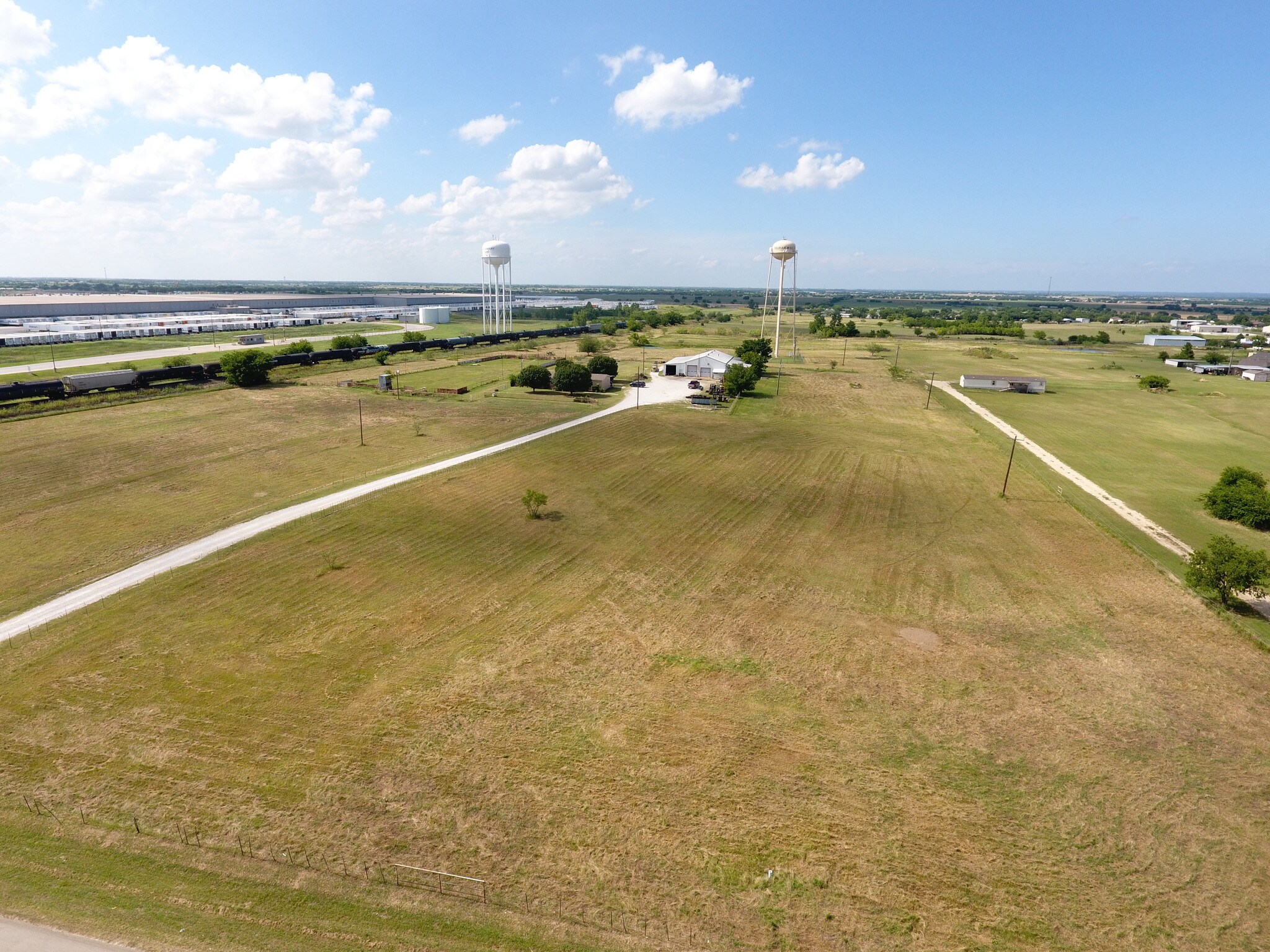 3288 Lois Rd E, Sanger, TX for sale Primary Photo- Image 1 of 1