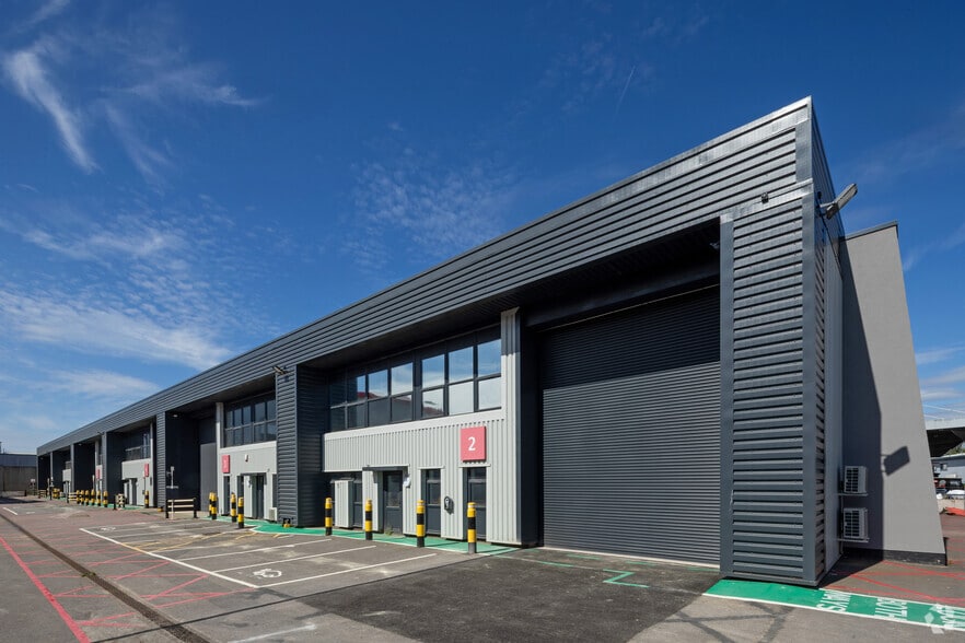 2-7 Centenary Rd, Enfield for lease - Primary Photo - Image 1 of 11
