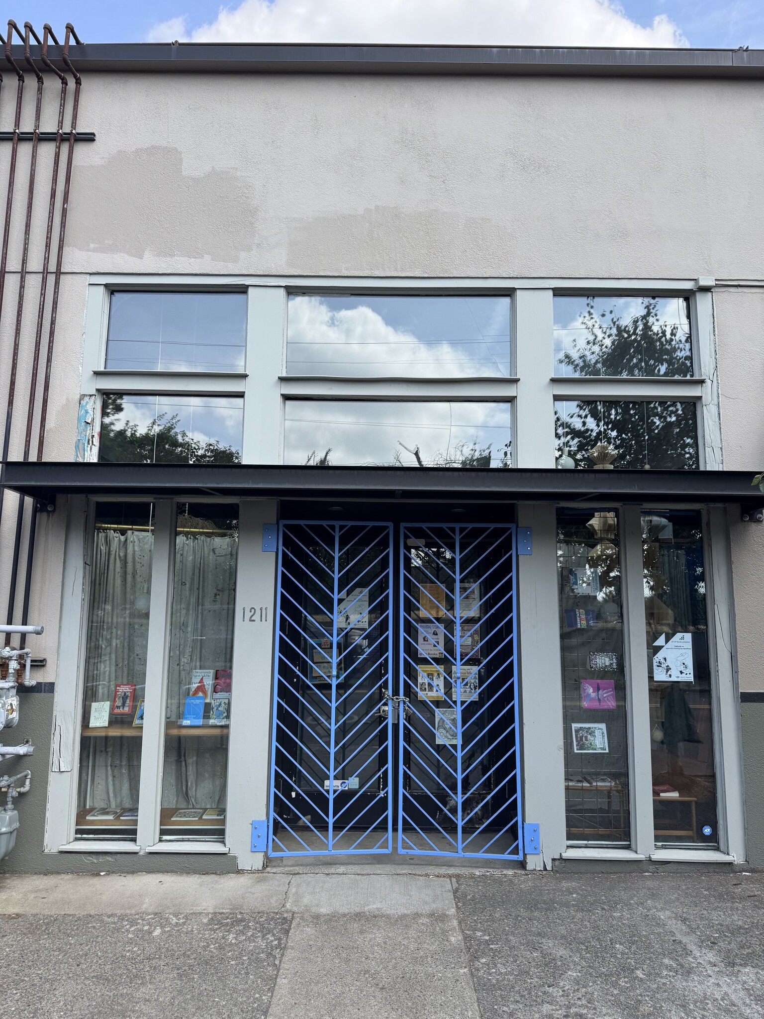 1205-1227 SE Stark St, Portland, OR for lease Interior Photo- Image 1 of 5