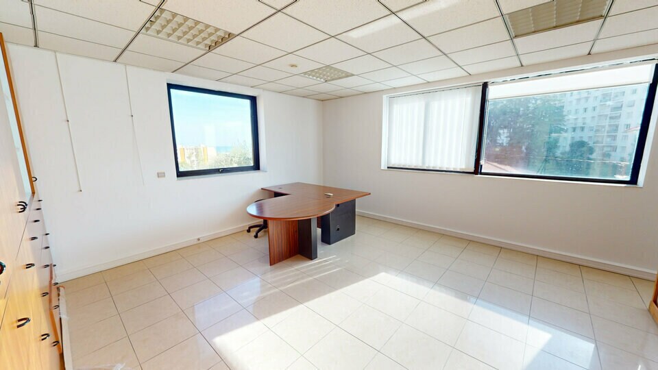Office in Nice for lease - Interior Photo - Image 2 of 5