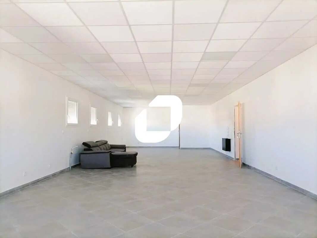 Office in Vic-la-Gardiole for lease Interior Photo- Image 1 of 9