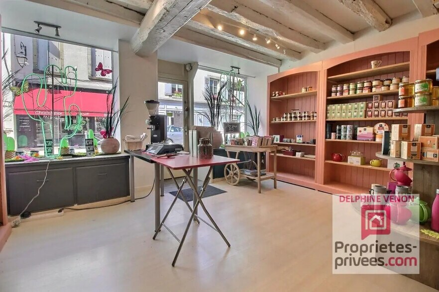 Retail in Châteauneuf-sur-Loire for lease - Building Photo - Image 3 of 5
