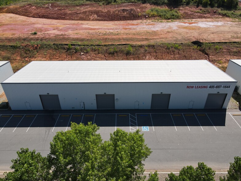 5700 N Bryant, Oklahoma City, OK for lease - Building Photo - Image 3 of 6