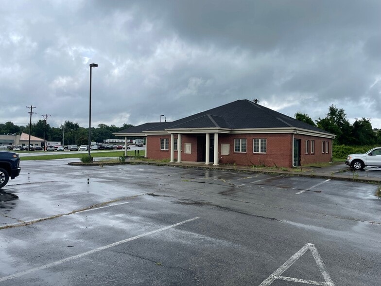 184 Stone Container Dr, Clarksville, TN for lease - Building Photo - Image 2 of 21