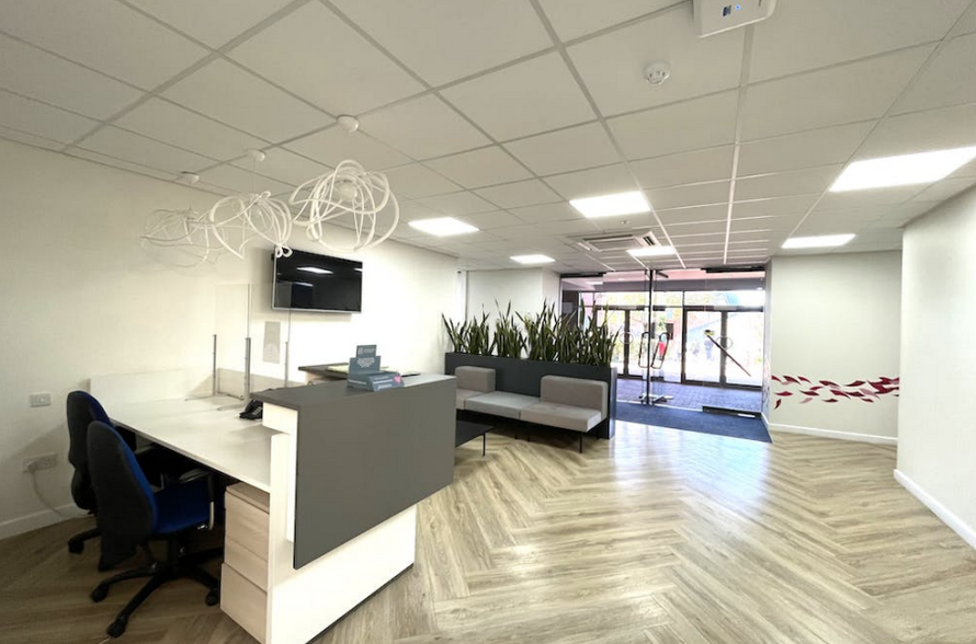 Perrymount Rd, Haywards Heath for lease - Interior Photo - Image 2 of 10