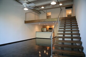 4121 Commerce St, Dallas, TX for lease Interior Photo- Image 1 of 7
