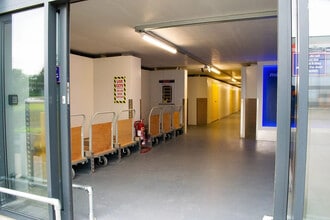 Sugarbrook Dr, Liverpool for lease Interior Photo- Image 2 of 2