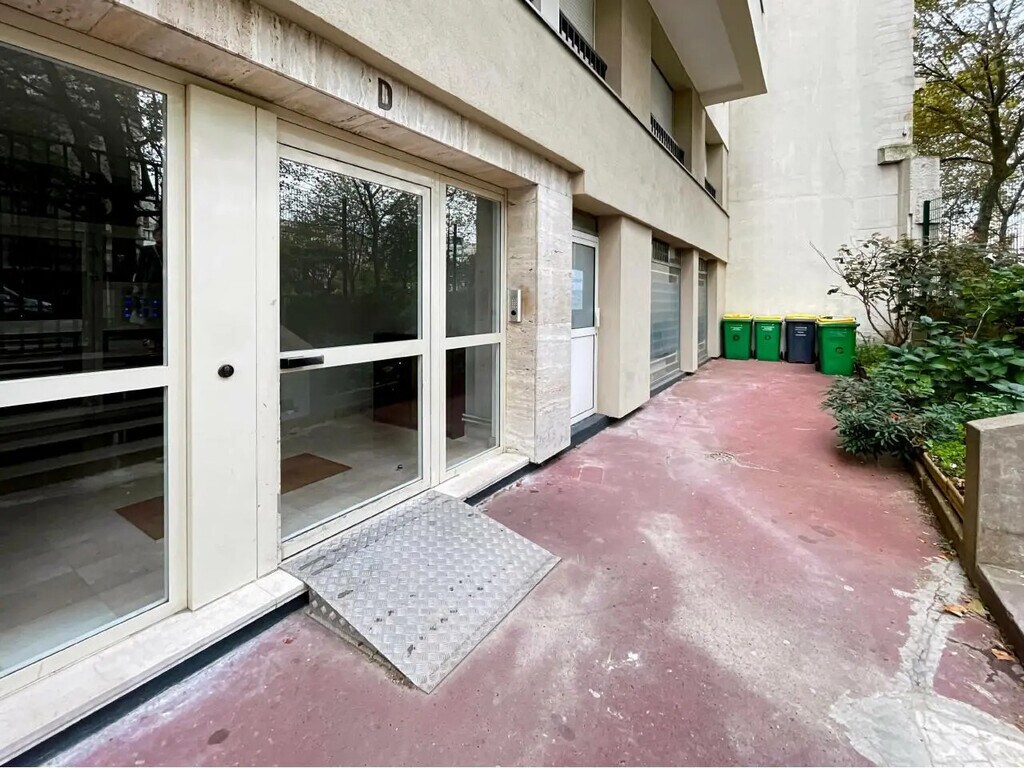 Location Bureaux 120 m² - Photo 1