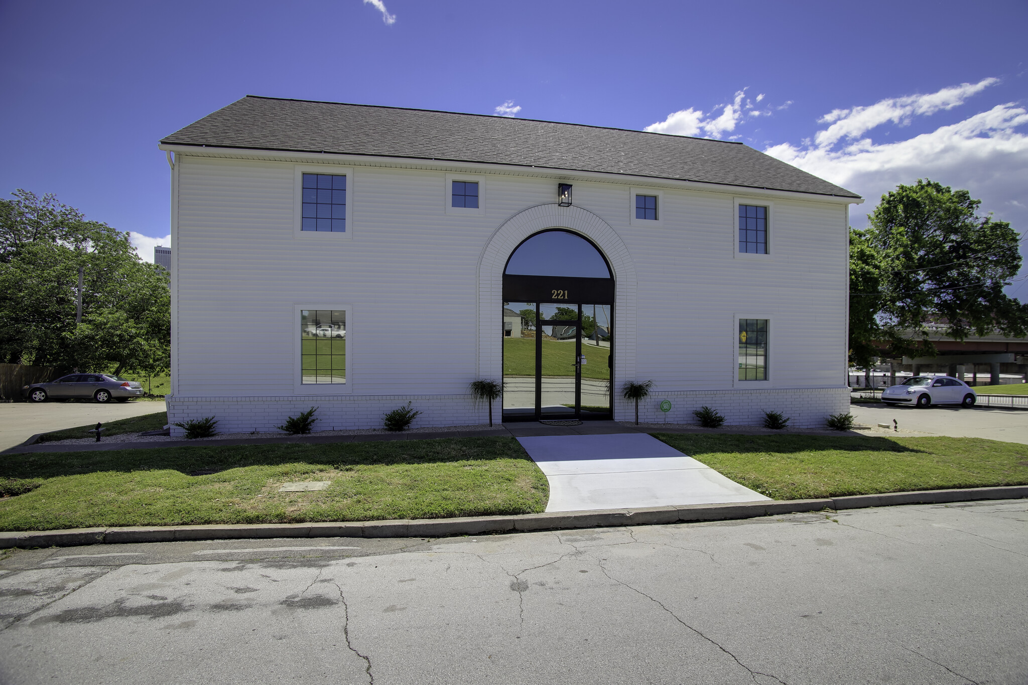 221 S Nogales Ave, Tulsa, OK for lease Building Photo- Image 1 of 29