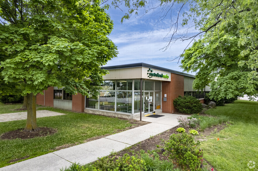 901 Guelph Line, Burlington, ON for lease - Primary Photo - Image 1 of 4