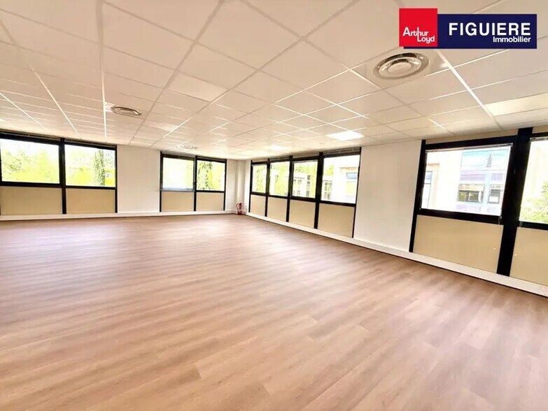 Office in Meyreuil for lease - Interior Photo - Image 3 of 17