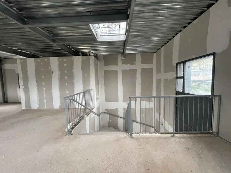 Office in Évreux for sale - Interior Photo - Image 3 of 5