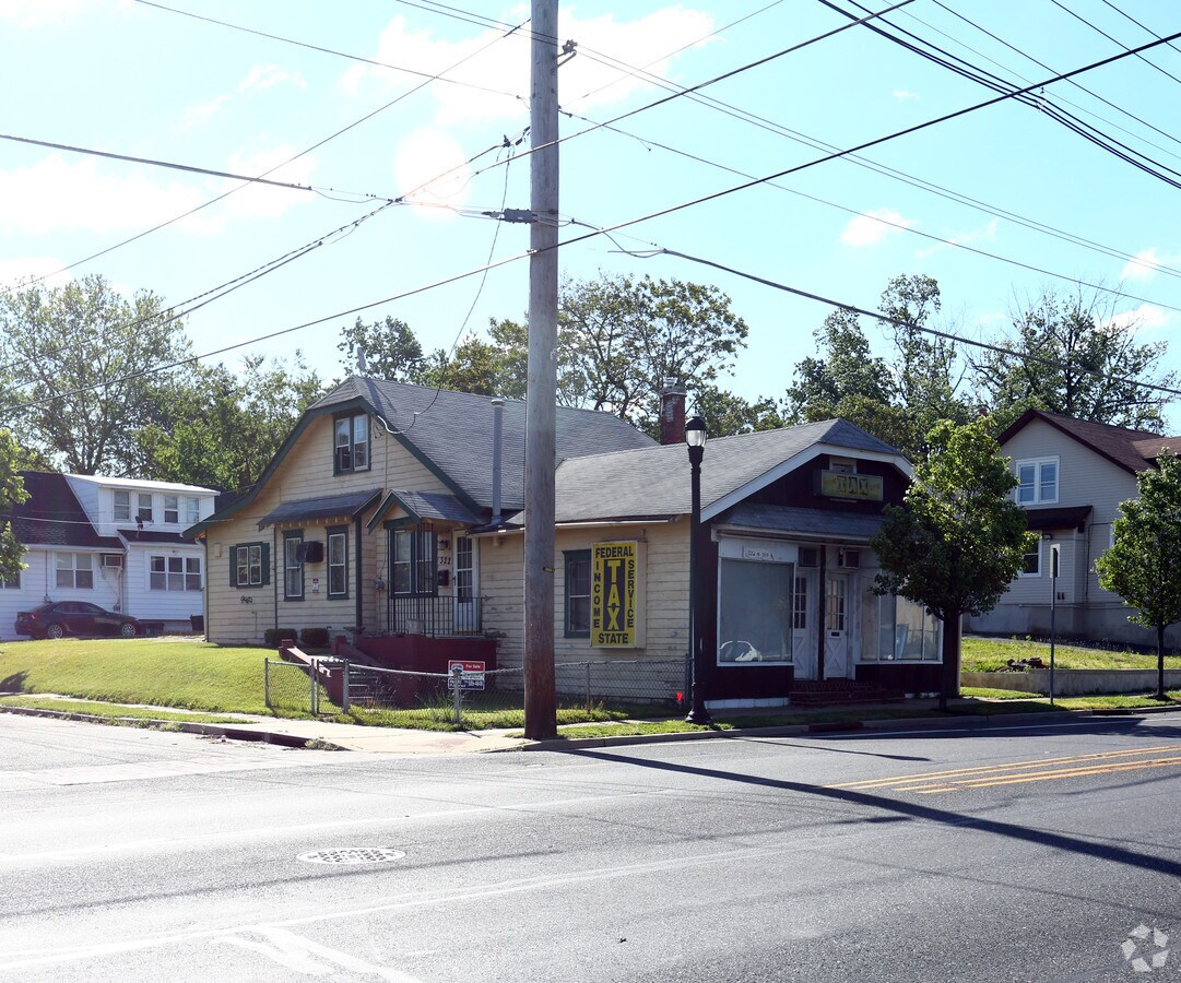 322 N Black Horse Pike, Runnemede, NJ 08078