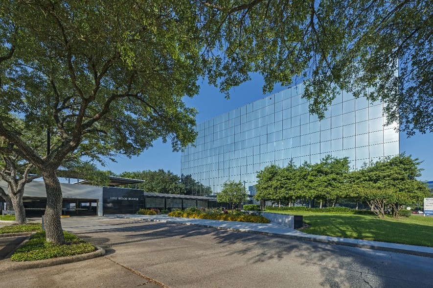 1250 Wood Branch Park Dr, Houston, TX for lease - Building Photo - Image 3 of 20