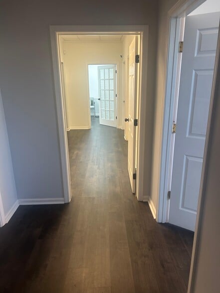 530 Highland Station Dr, Suwanee, GA for lease - Building Photo - Image 3 of 14