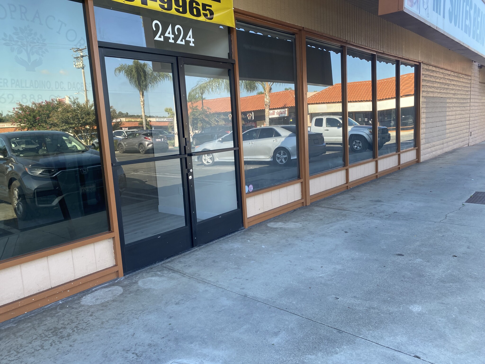 2400-2428 W Whittier Blvd, La Habra, CA for lease Building Photo- Image 1 of 7