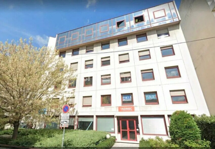 Office in Lyon for lease - Building Photo - Image 1 of 6