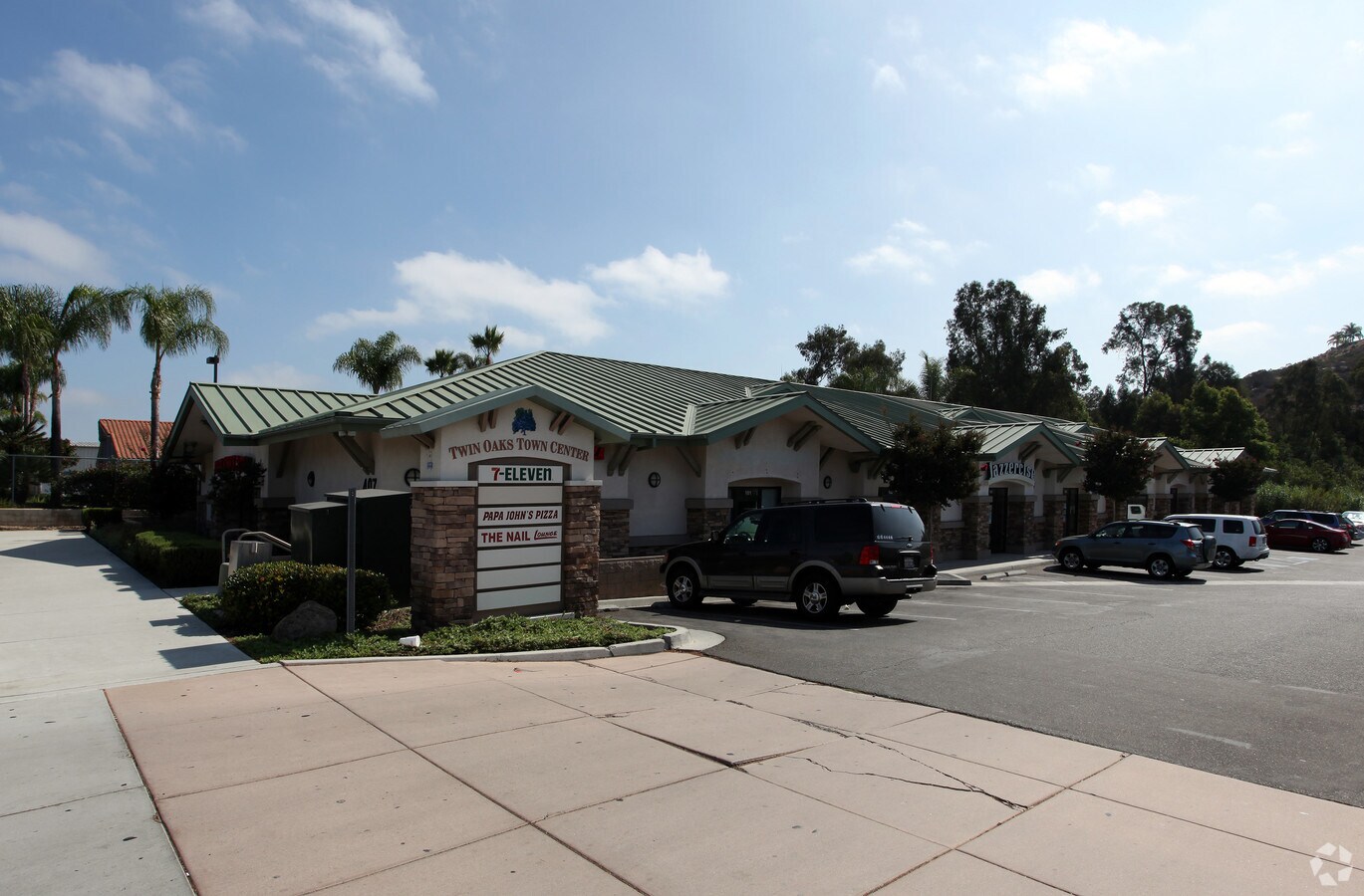407 N Twin Oaks Valley Rd, San Marcos, CA, 92069 Retail Space For
