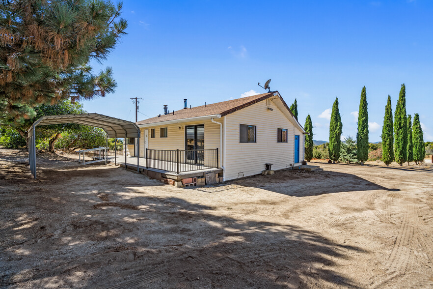 27192 Via Oak Grove ln, Ranchita, CA for sale - Building Photo - Image 2 of 35